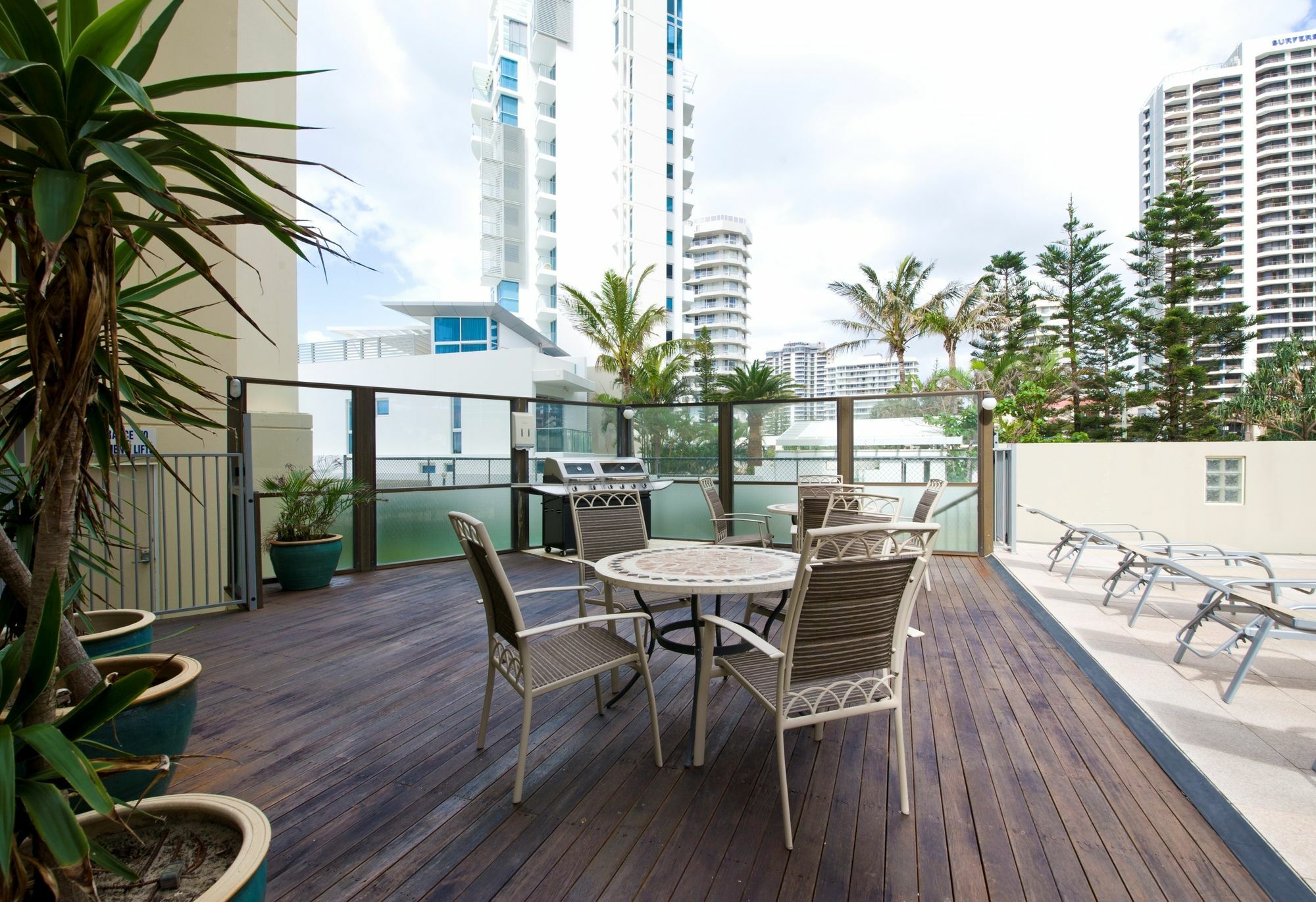 Berkeley On The Beach Gold Coast Kültér fotó